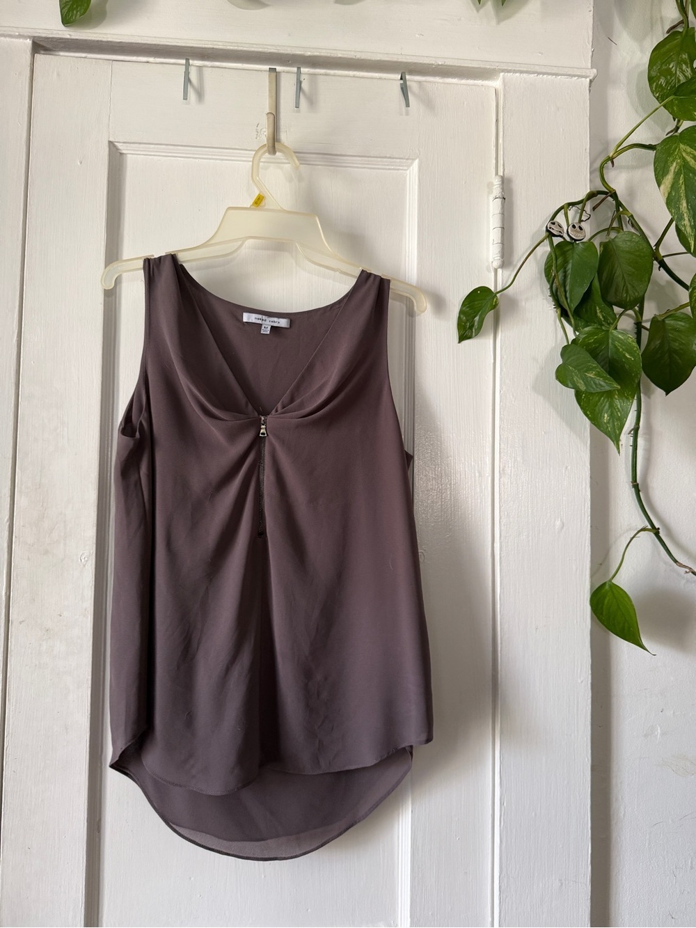 Naked Zebra size M Sleeveless Twist-Front Women's Top in Mauve